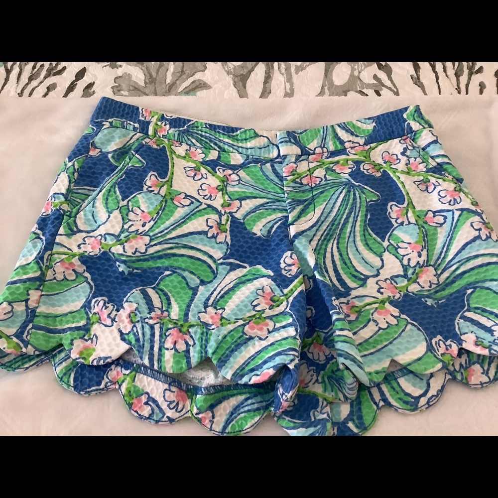 Lilly Pulitzer scalloped shorts